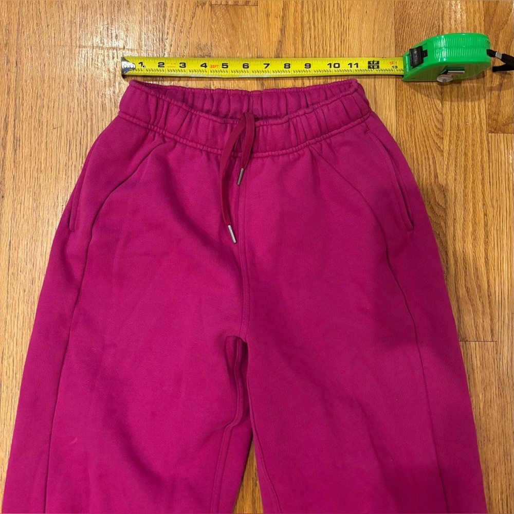 Lululemon Scuba Mid-Rise Oversized Jogger *Regular
Ripened Raspberry size XXS - Picture 9 of 14